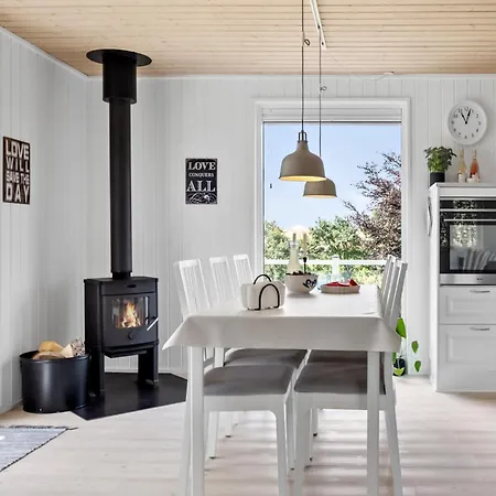 بيت للعطل 2 Bedroom Cozy In