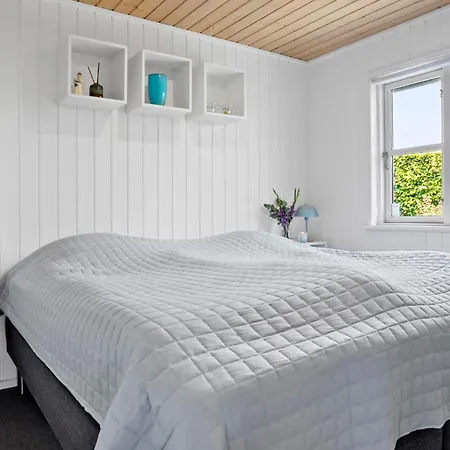 2 Bedroom Cozy In Roslev