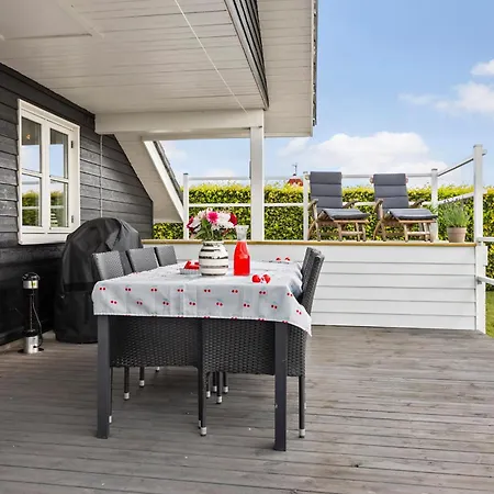 2 Bedroom Cozy In Holiday home Roslev